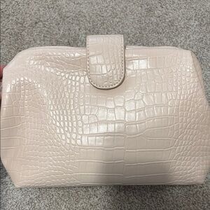 Jules Kae Sorhia oversized clutch